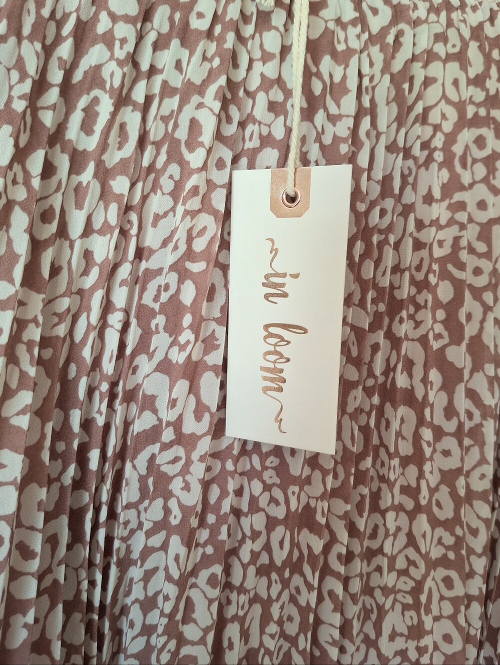 NWT IN LOOM Dusty Pink & Ivory Leopard Spot Pleated Midi Skirt - Picture 4 of 6